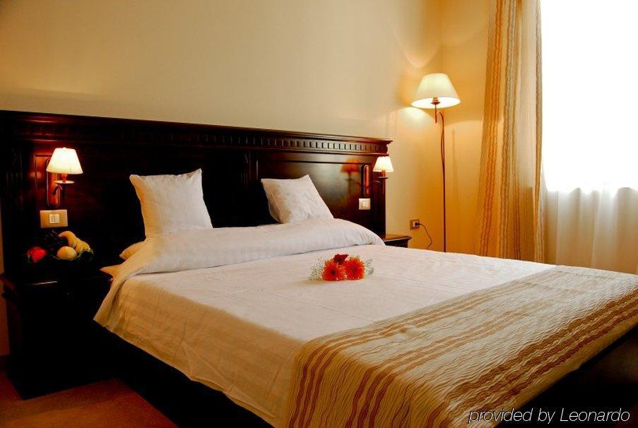 Royal Class Hotel Kolozsvár Szoba fotó